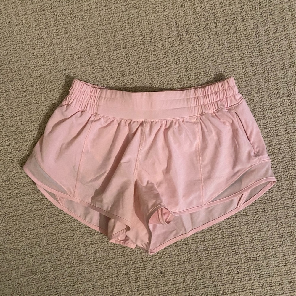lululemon hotty hot short 2.5” pink